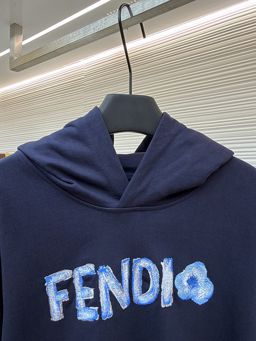 フェンディコピー FENDI 刺繍入り手描きロゴスウェットシャツ