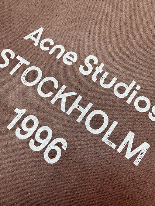 アクネストゥディオズ Acne Studios レタープリントのダメージウォッシュフード付きスウェットシャツ