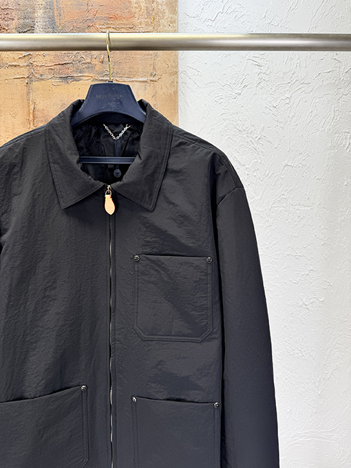 ルイヴィトンスーパーコピー レザーロゴワークジャケット