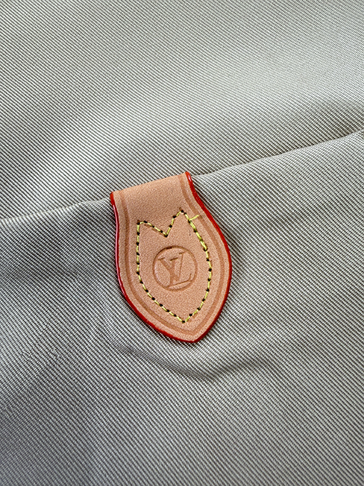 ルイヴィトン レザーロゴ半袖シャツ