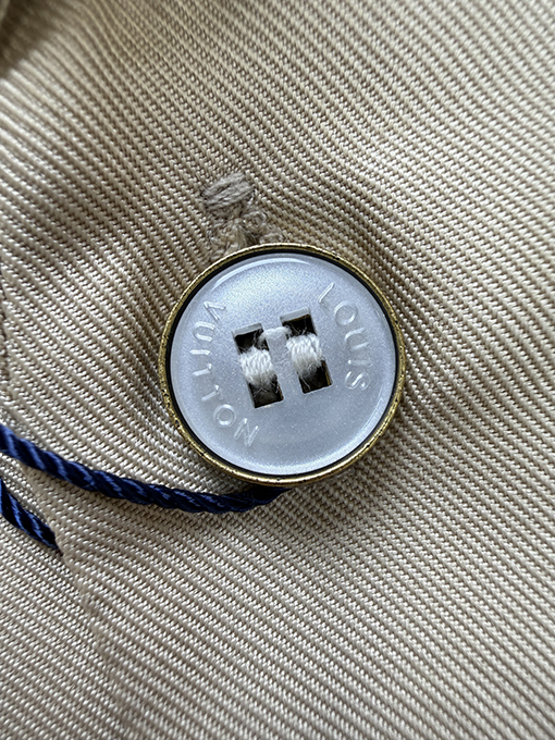 ルイヴィトン レザーロゴ半袖シャツ