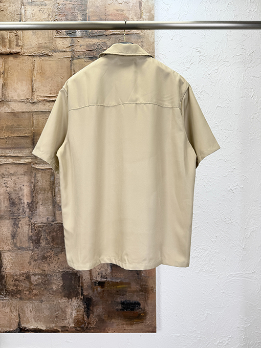 ルイヴィトン レザーロゴ半袖シャツ