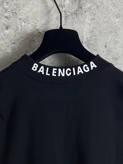 バレンシアガコピー Balenciaga 520 限定ブラーアウロングスリーブシャツ
