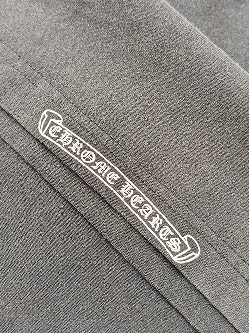 クロムハーツ クラシックなクロスシェイプの馬蹄型つる剣ウォッシュ長袖シャツ