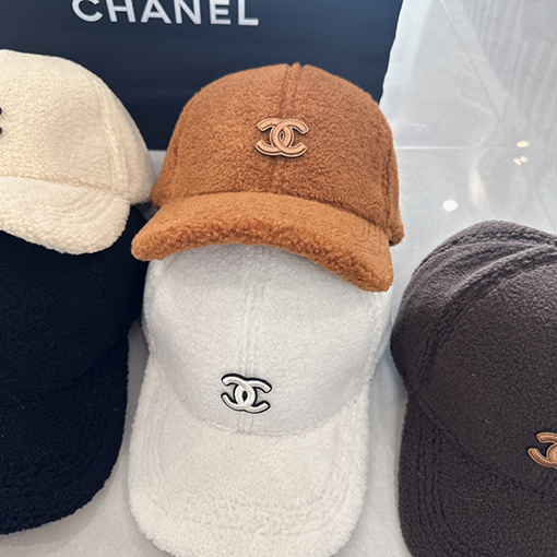 シャネル スタイリッシュなラムウールのベースボールキャップ