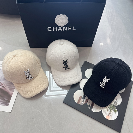 サンローラン 新しいラムウールのベースボールキャップ