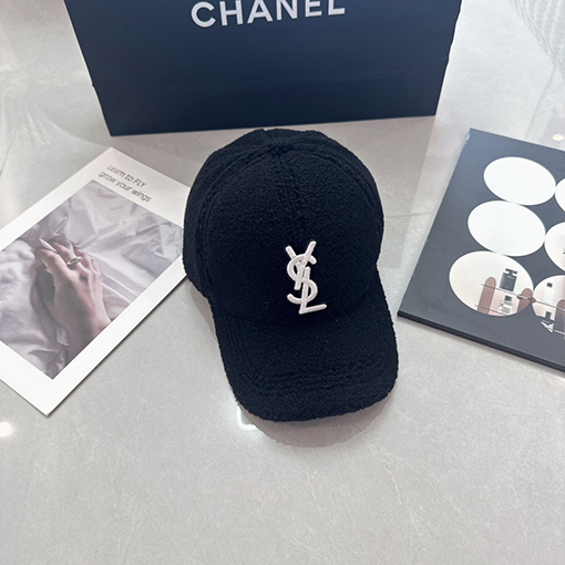 サンローラン 新しいラムウールのベースボールキャップ