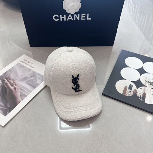 サンローラン 新しいラムウールのベースボールキャップ