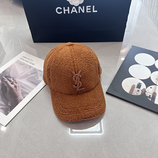 サンローラン 新しいラムウールのベースボールキャップ