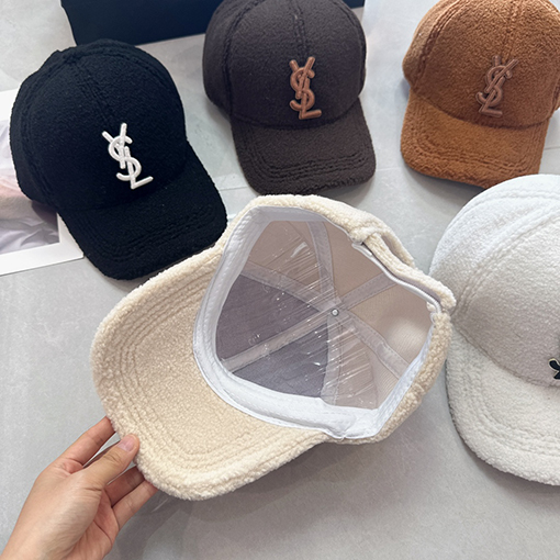 サンローラン 新しいラムウールのベースボールキャップ