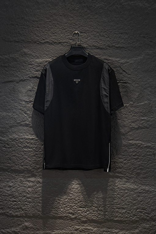 プラダスーパーコピー 新作パッチワークハードウェアジッパー半袖Tシャツ
