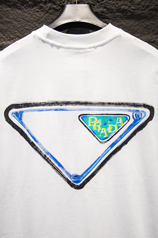 プラダ PRADA 新作グラフィティプリント半袖Tシャツ