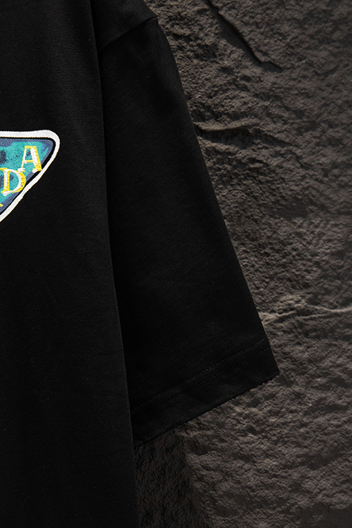 プラダ PRADA 新作グラフィティプリント半袖Tシャツ