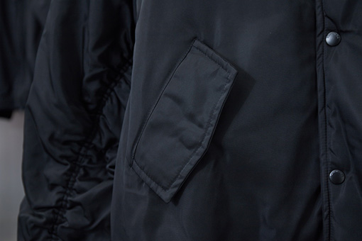 バレンシアガ BALENCIAGA PARIS 英字ロゴが刺繍されたベースボールスタイルのフライトジャケット