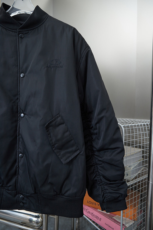 バレンシアガ BALENCIAGA ハーフリングロゴ刺繍入りベースボールフライトコットンジャケット
