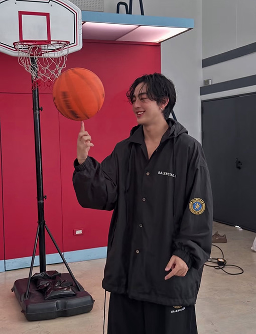 バレンシアガ BALENCIAGA 59 イエローラベル マンチェスターユナイテッド パッチワーロゴ ジャージ