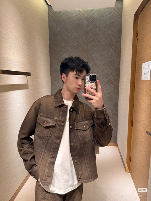 ルイヴィトンスーパーコピー ポケット文字刺繍トラッカーデニムジャケット