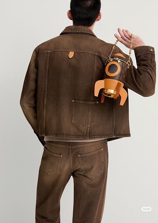 ルイヴィトンスーパーコピー ポケット文字刺繍トラッカーデニムジャケット