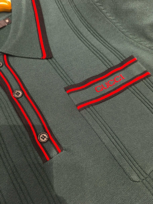 グッチ Gucci 胸に文字が刺繍されたニットセーター