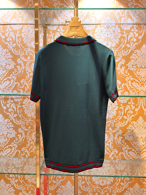 グッチ Gucci 胸に文字が刺繍されたニットセーター