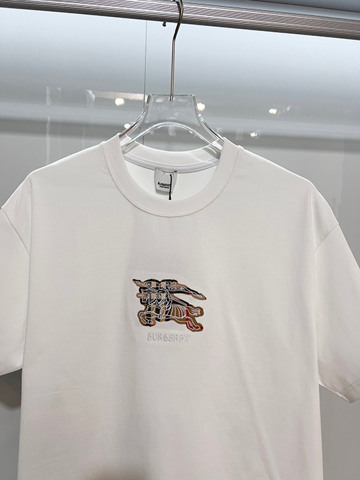 バーバリーコピー クラシックな刺繍のチェック柄軍馬ロゴクルーネック半袖Tシャツ