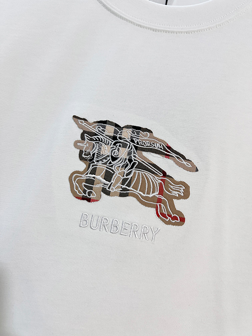 バーバリーコピー クラシックな刺繍のチェック柄軍馬ロゴクルーネック半袖Tシャツ