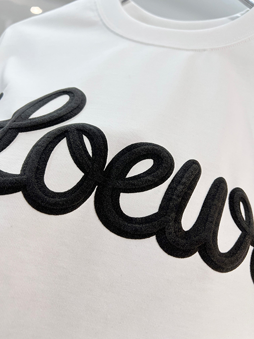 ロエベ LOEWE クラシックなフロックプリントロゴエンボスクルーネック半袖Tシャツ