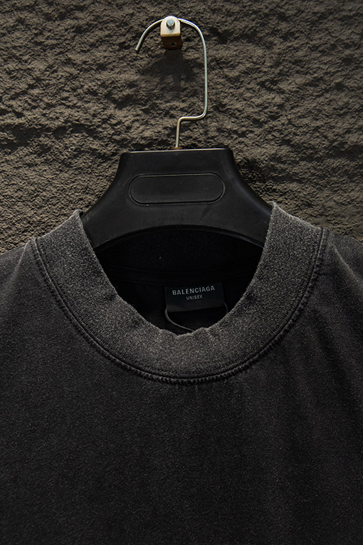 バレンシアガスーパーコピー Balenciaga クラシックな刺繍半袖Tシャツ