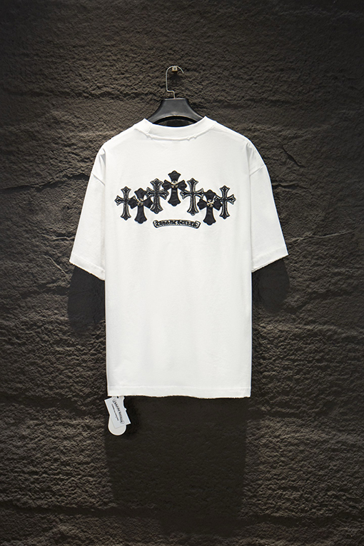 クロムハーツ 新作ダメージレザーと刺繍金具の半袖Tシャツ