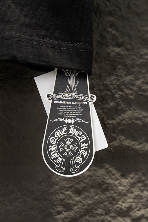 クロムハーツ 新作ダメージレザーと刺繍金具の半袖Tシャツ