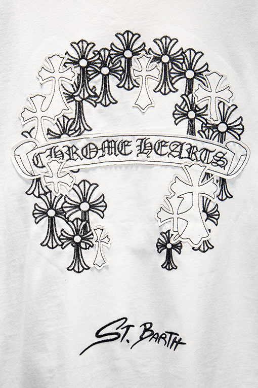 クロムハーツ ヘビーデューティーなダメージのアップリケ刺繍入り半袖Tシャツ