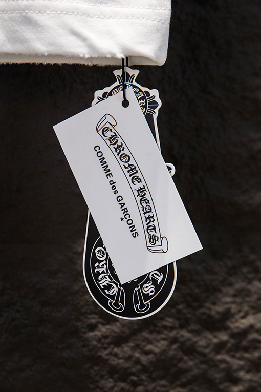 クロムハーツ ヘビーデューティーなダメージのアップリケ刺繍入り半袖Tシャツ