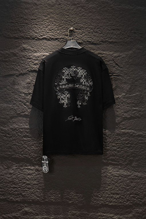 クロムハーツ ヘビーデューティーなダメージのアップリケ刺繍入り半袖Tシャツ