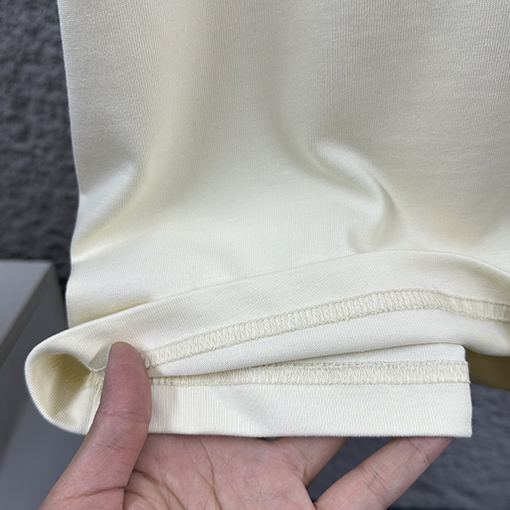 グッチ 新モデル胸元にダブルGのグッチロゴプリント馬年柄の半袖Tシャツ