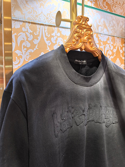 バレンシアガ BALENCIAGA 新作アップリケ刺繍がを半袖Tシャツ