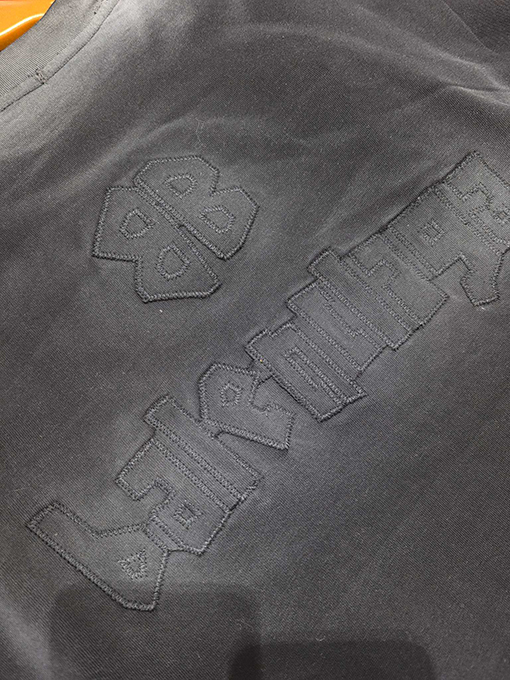 バレンシアガ BALENCIAGA 新作アップリケ刺繍がを半袖Tシャツ