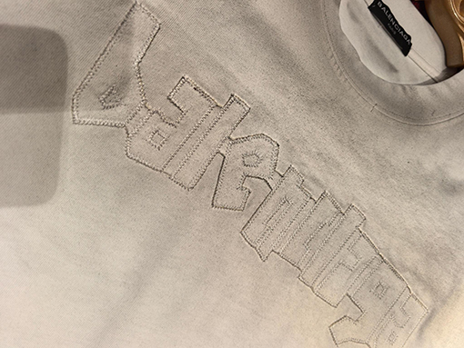 バレンシアガ BALENCIAGA 新作アップリケ刺繍がを半袖Tシャツ
