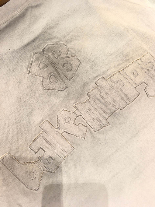 バレンシアガ BALENCIAGA 新作アップリケ刺繍がを半袖Tシャツ