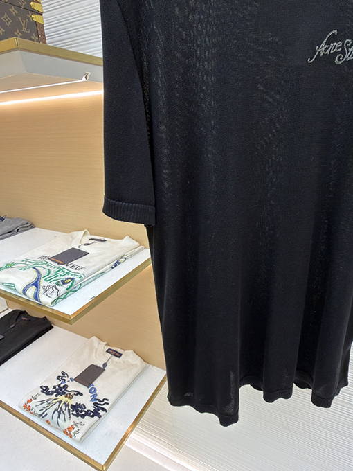 アクネストゥディオズスーパーコピー Acne Studios 1996 ロゴ半袖セーター