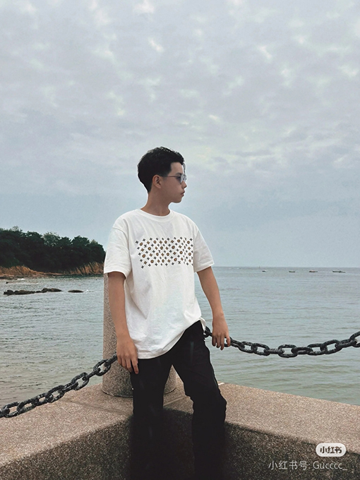 ルイヴィトン スマイリーフェイス半袖Tシャツ