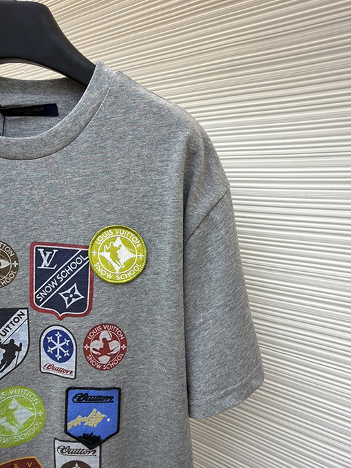 ルイヴィトンスーパーコピー SKI スキースタイルのラウンドネック半袖Tシャツ