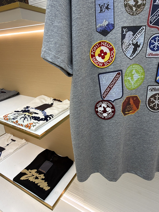 ルイヴィトンスーパーコピー SKI スキースタイルのラウンドネック半袖Tシャツ