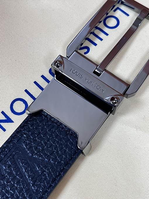 ルイヴィトンスーパーコピー ライチ柄エンボス両面ベルト