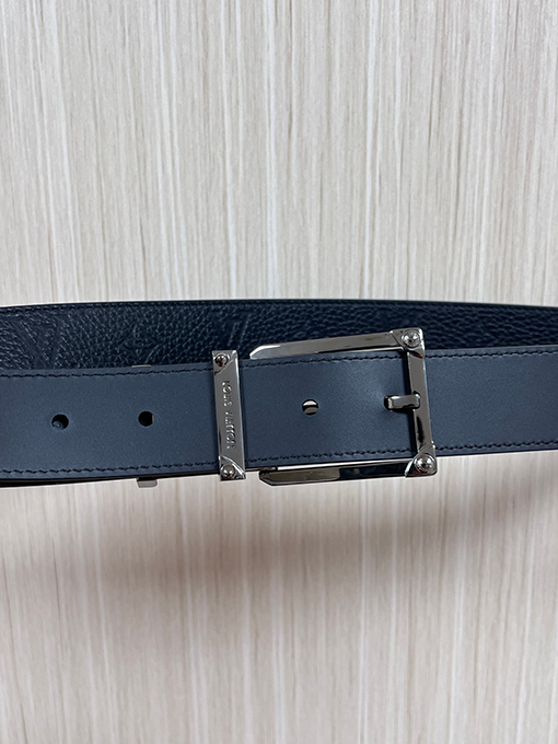 ルイヴィトンスーパーコピー ライチ柄エンボス両面ベルト