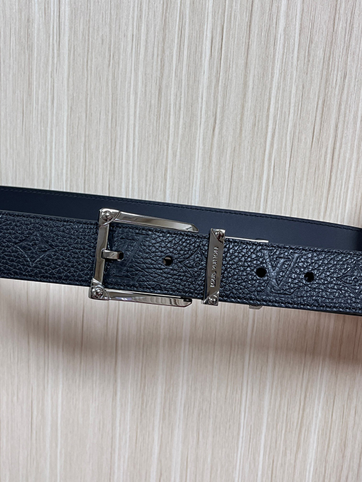 ルイヴィトンスーパーコピー ライチ柄エンボス両面ベルト