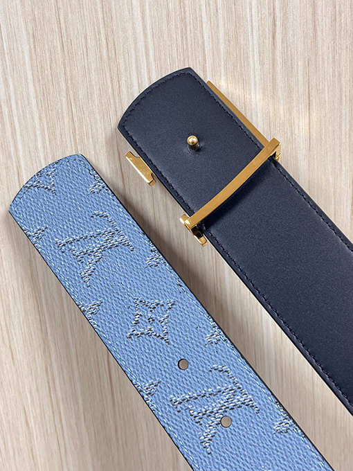 ルイヴィトン クラシックな質感の両面ベルト