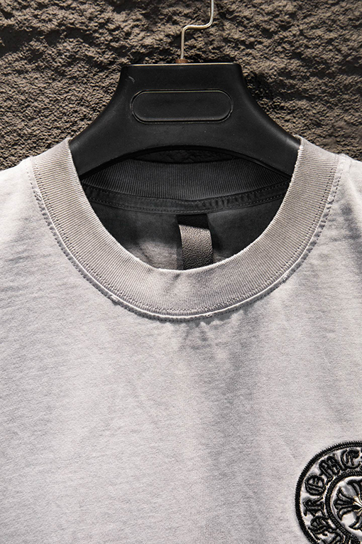 クロムハーツ ヘビーデューティーなリバースカラーパッチワーク刺繍のダメージ半袖Tシャツ