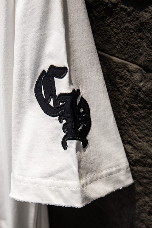 クロムハーツ カスタムアップリケ刺繍半袖Tシャツ