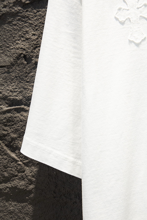 クロムハーツ ヘビーデューティーなダメージパッチ刺繍入りレザーラベル金具き半袖Tシャツ