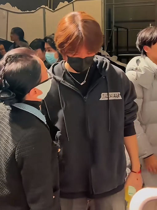 バレンシアガ Balenciaga ホワイトテーププリントのフード付きジップアップスウェットシャツジャケット